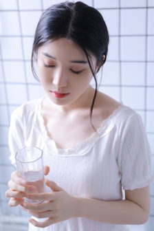药屋少女的呢喃